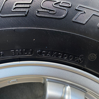 ☆備えて　極美品　スタッドレスタイヤ　265/70R16 ブリヂストンブリザック4本＋スペア用1本付き！の画像