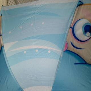 アニメ柄　斜光　ＵＶカット　折り畳み傘　Anerle　女の子　水色　内側　黒　カバーなしの画像
