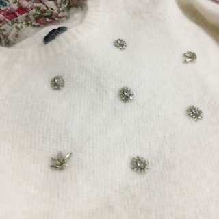 SHIPSの白のニットの画像