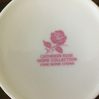 マグカップ⭐︎バラ柄⭐︎ボーンチャイナ⭐︎新品未使用⭐︎2個セットで♪②の画像