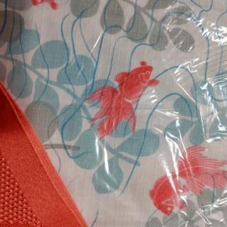 涼しげな愛らしい金魚の浴衣セット(下駄以外未使用)の画像