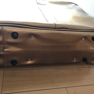 【コレクション入れに最適！】GOLD好きな方　VENCE GOLD箱型バッグの画像