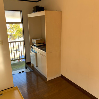 5/11単発　河内町アパート　空き部屋のカーテンレール取付作業など２業務募集の画像