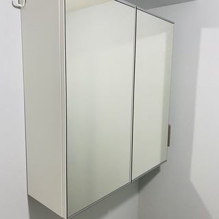 IKEAミラーキャビネット