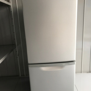 冷蔵庫　Panasonic NR-B147W