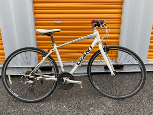 ★超特価★人気のGIANT ESCAPE EX3が新車の半額！ クロスバイク 中古自転車　藤沢 ②