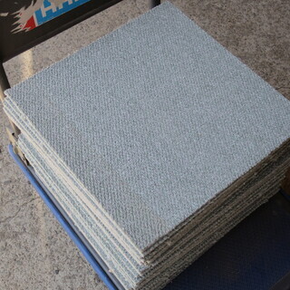 【中古】37枚　タイルカーペット/パネルカーペット　40㎝×40...