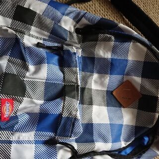 これからの季節ぴったり‼️Dickiesリュックサック早急に取引...