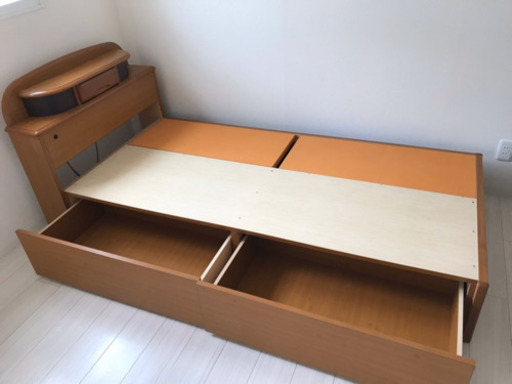 収納付シングルベッド　マットレス付き