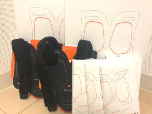 値下げしました！【美品】SIXPAD Arm Belt ジェルシート4セット付