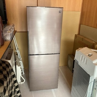 💕シャープの大きめ 2ドア 冷蔵庫 280Lの画像