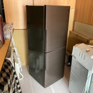 💕シャープの大きめ 2ドア 冷蔵庫 280Lの画像