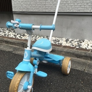 ハンドルバー・サイドステップ付き三輪車