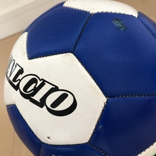 【子ども用】サッカーボールと空気入れ（mikasa製）の画像