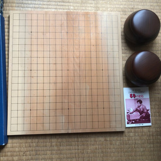 囲碁盤と碁石の画像