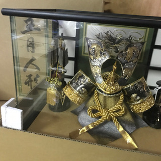 五月人形 ガラスケース入り兜の画像