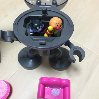 アンパンマン、バイキン城とダダンダンの画像