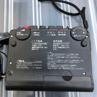 ビデオカメラとカセットレコーダーのセットの画像