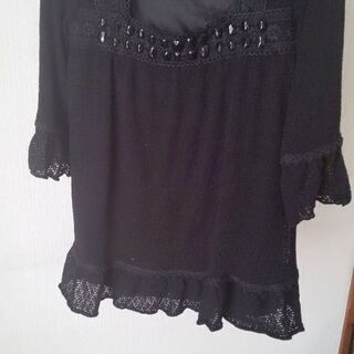 黒のストーン飾りつきレースチュニック　M