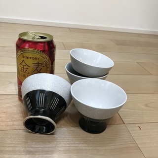 110、湯呑み茶碗（白×黒）4個の画像