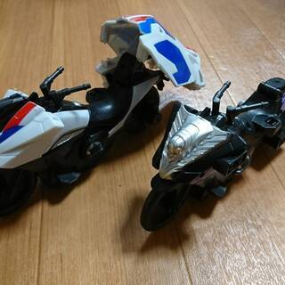 GW特撮ヒーロー　仮面ライダードライブ　DXライドクロッサ－2台のバイクが車に変形！合体四輪②の画像