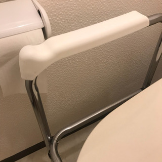 介護用 トイレ 手すりの画像