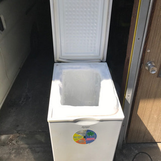 冷凍庫　60lの画像