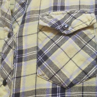 黄色チェック柄長袖シャツ　Mの画像