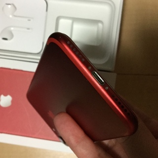 美品　SIMフリー　iPhone7  128GB product red アップル　Appleの画像