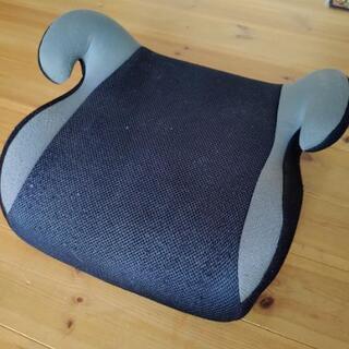 [済]車用ジュニアシート　差し上げます