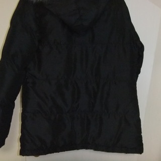 黒のダウンの画像