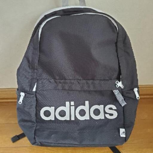 adidasリュックサック