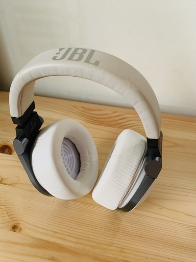JBLのBluetoothヘッドフォン E50 BT