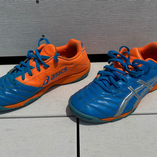 【取引終了】asics   少年サッカー　　　　　　　　トレーニングシューズ　24.0   サイズアウト出品の画像