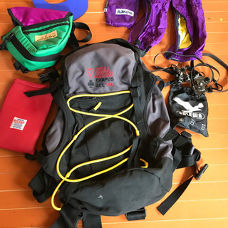 トレッキング　登山グッズ　リュック、足カバーなど