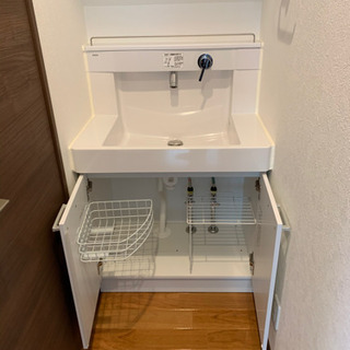 LIXIL製　洗面台2枚扉