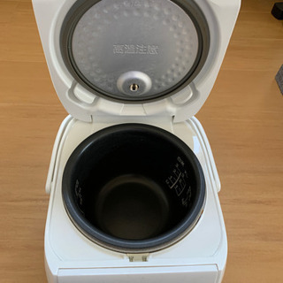 TOSHIBA17年製　炊飯器の画像