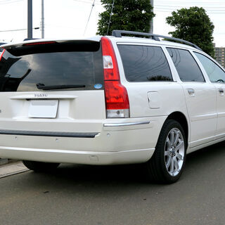 H18☆SB型・後期・V70・ホワイトパールED☆車検4年4月迄☆インダッシュナビの画像