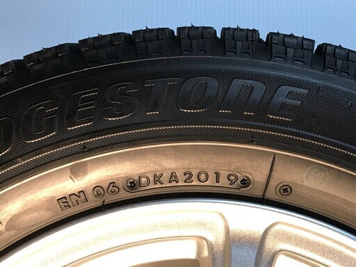 価格変更しました　ブリジストン ブリザックＶＲＸ１８５／６５Ｒ／１４(2019）2019年5月製 スタッドレスタイヤ/アルミホイール付