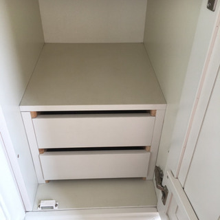 白い洋服だんす　ワードローブ　の画像