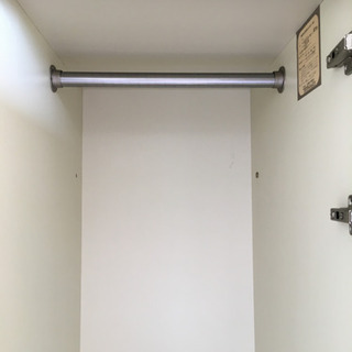 白い洋服だんす　ワードローブ　の画像