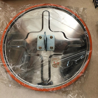  ご家庭の駐車場にいかがですか〜？　カーブミラーの画像