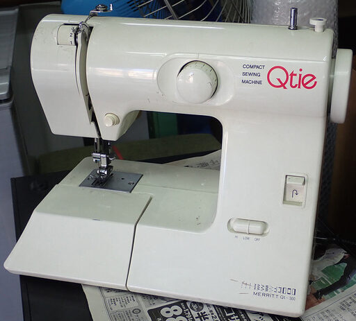 札幌 シンガー ミシン MERRITT QT-300 油入れてメンテしないと動かないジャンク品