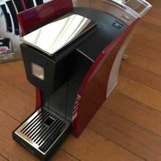 Nestle カプセル式ティーマシン SPECIAL.T レッドの画像