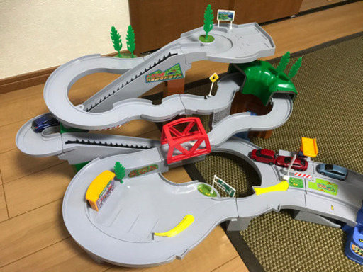 トミカやまみちドライブ&トミカビル＆ETC高速にぎやかドライブ