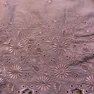 カットワークブラウスの画像