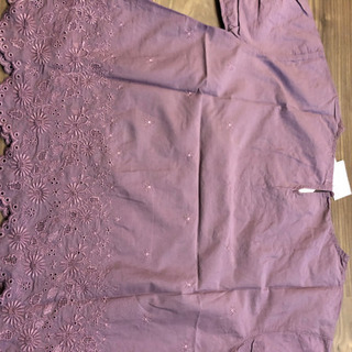 カットワークブラウスの画像