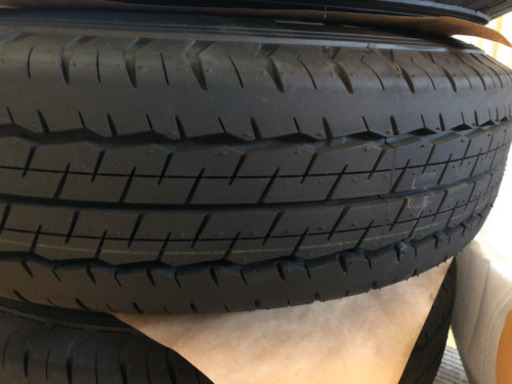 2020年1月登録ハイエース新車外しタイヤホイールセット