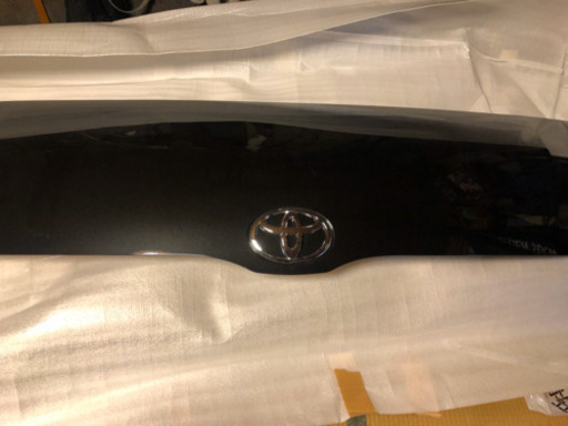 2020年1月登録ハイエースワイド新車外し純正ボンネット