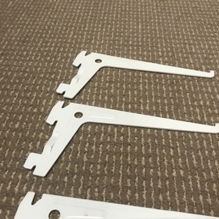 エレメントシステム 棚柱　棚受　ホワイト　差し上げます。の画像